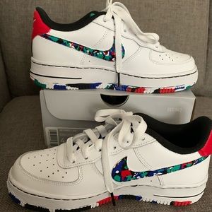 NEW - Nike Air Force 1 Low GS 'Crayon’ - 4Y